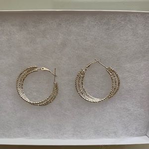 **brand new** silver earrings